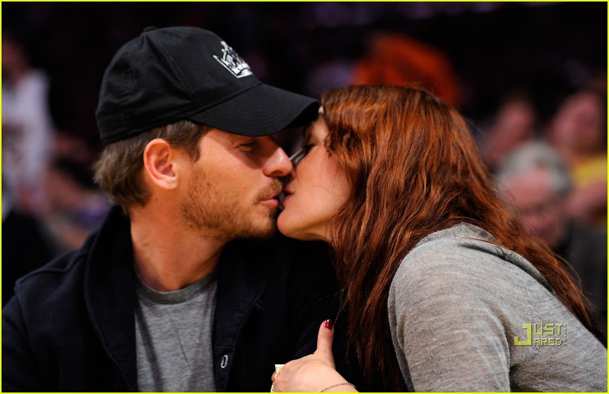 drew barrymore will kopelman lakers game courtside kiss 132537133