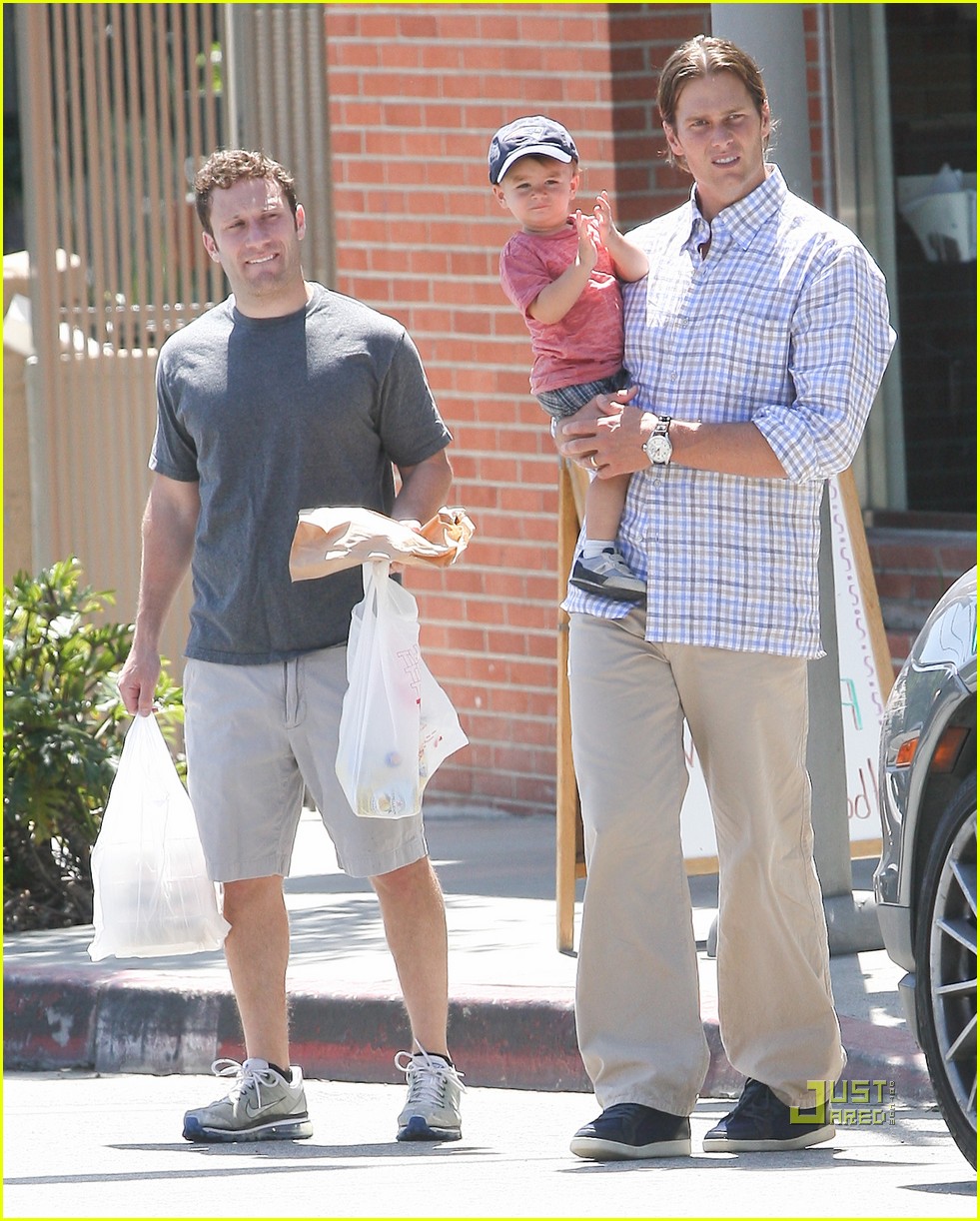 Tom Brady & Benjamin Pick Up Pizza Photo 2536322 Benjamin Brady