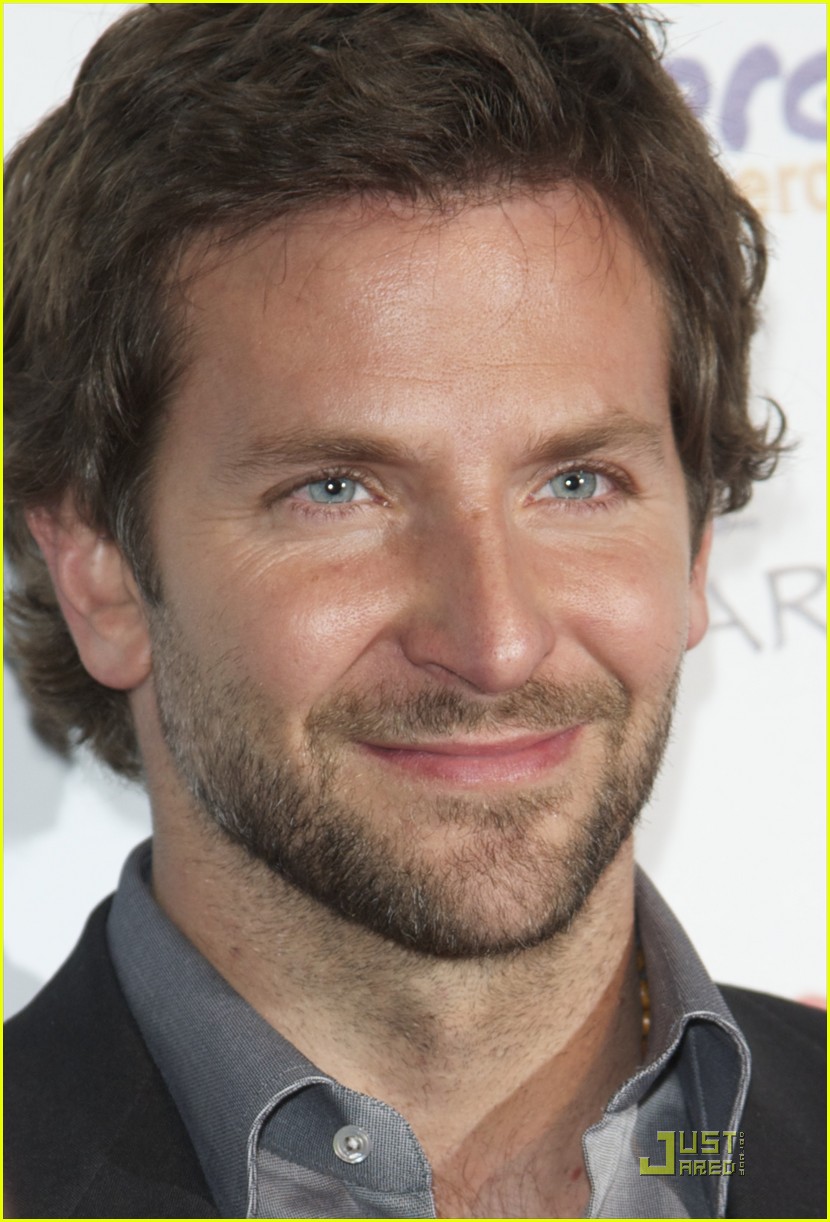 Bradley Cooper Explains 'Limitless'