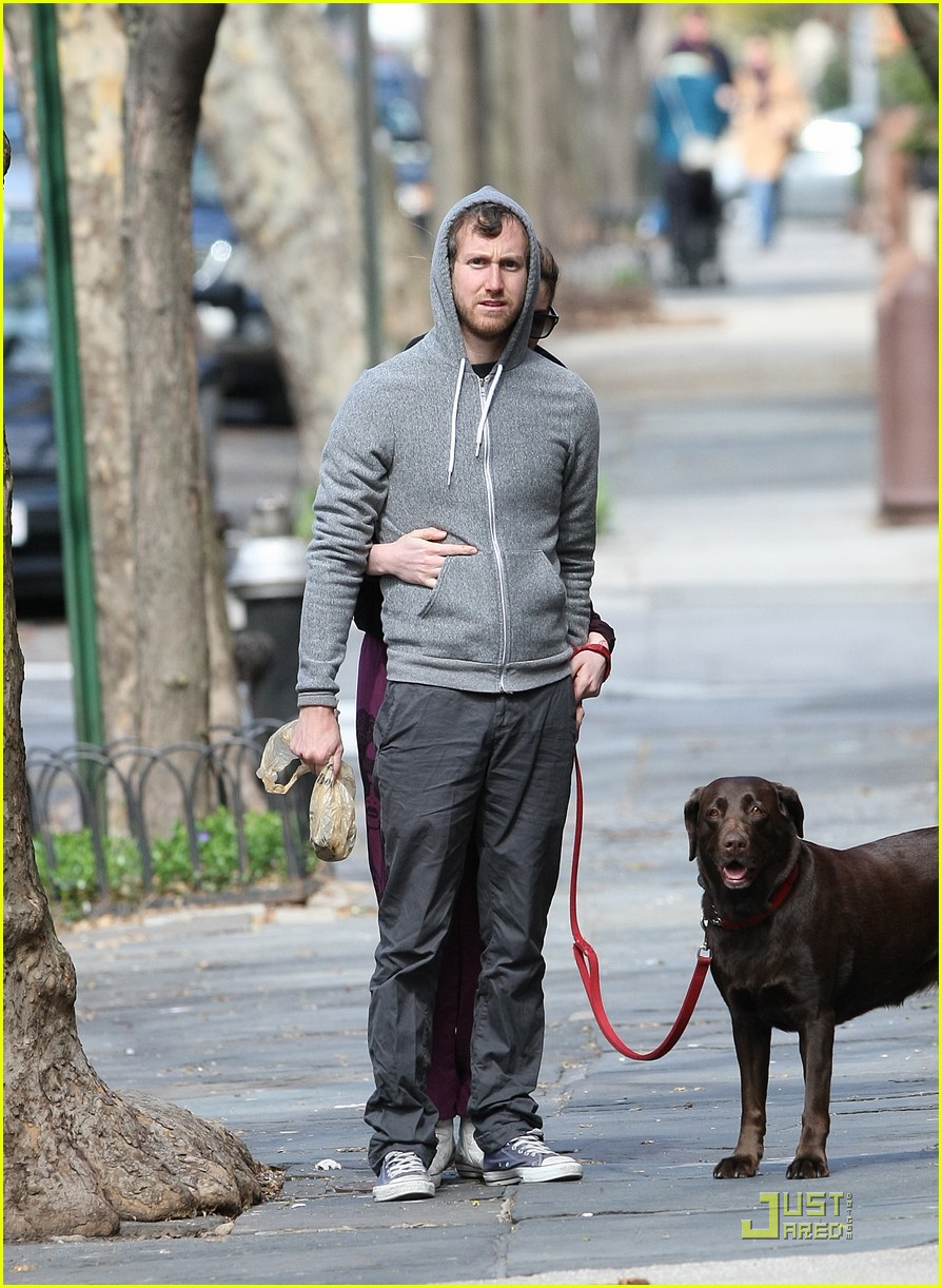 Anne Hathaway & Adam Shulman Dog Walking Couple Photo 2536151 Adam