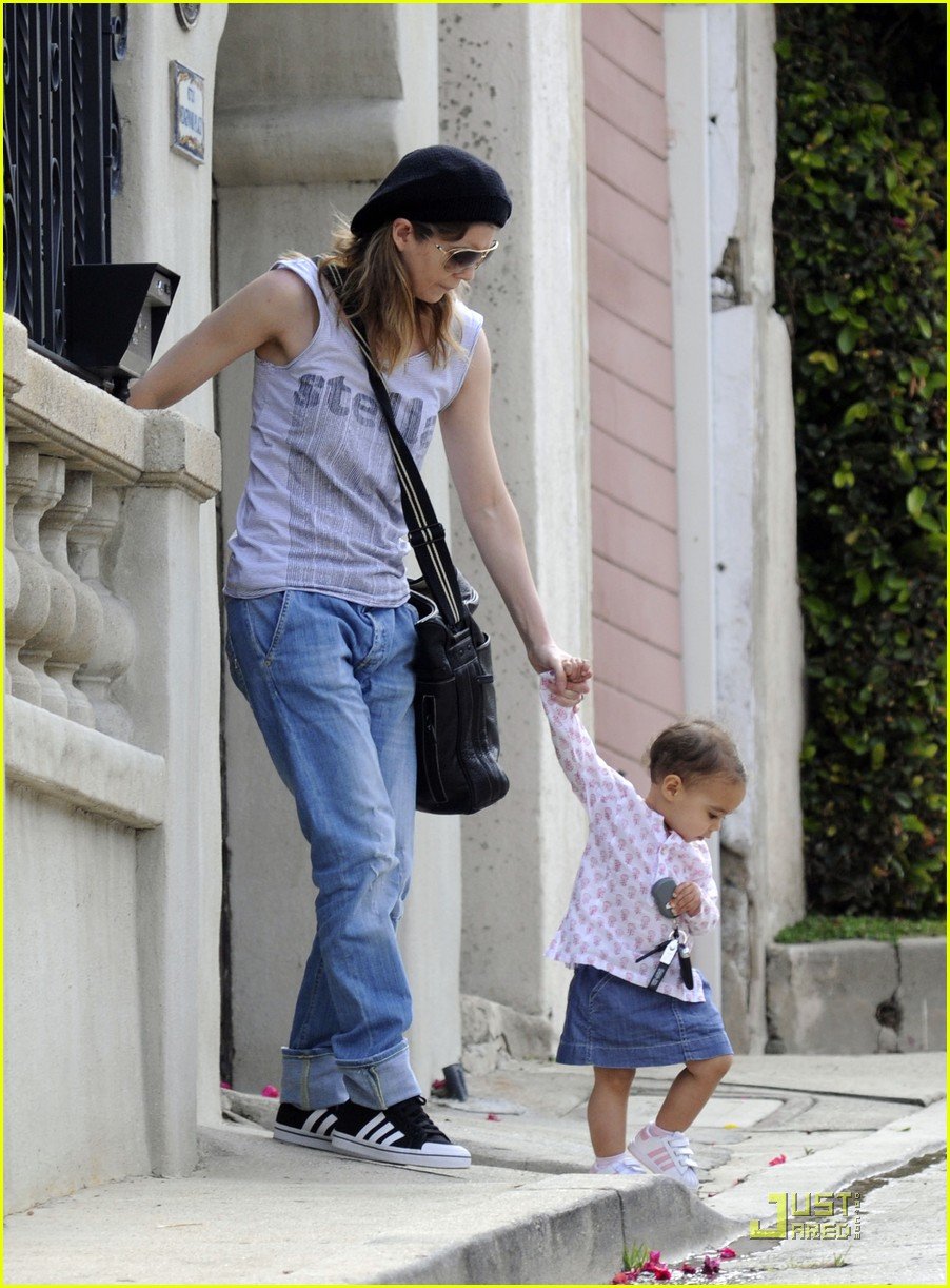 ellen pompeo day out with stella chris ivery 102532476