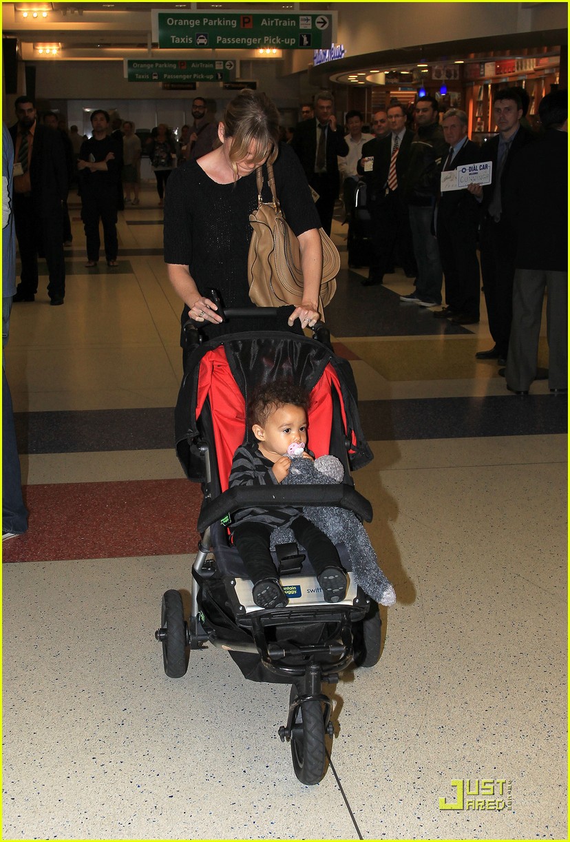 ellen pompeo chris ivery fly with stella 032538625