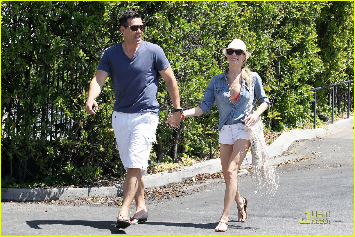 leanne rimes holding hands 152539332
