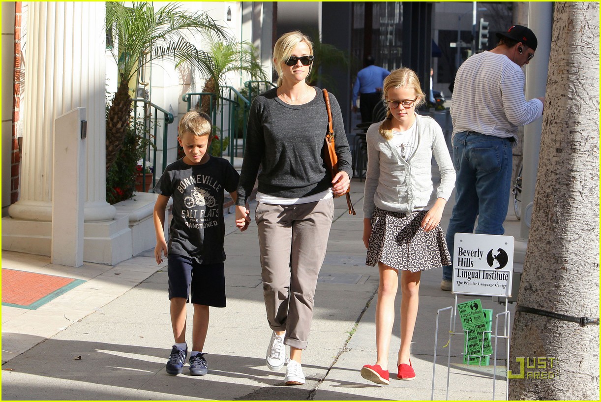 reese witherspoon kids doctormytext052535598