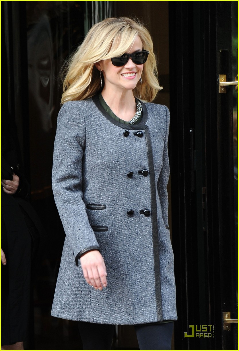 reese witherspoon paris hotel 032539280