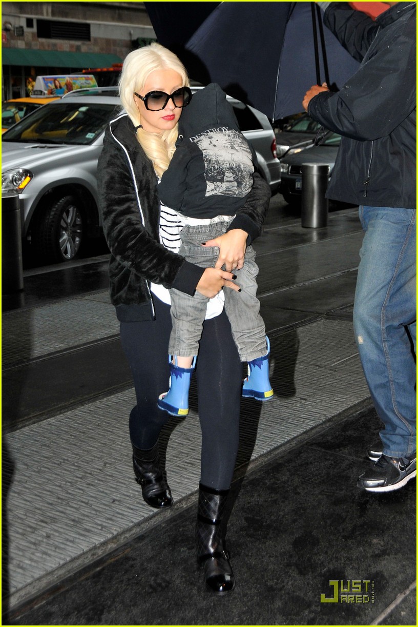 Christina Aguilera: Download My Music, Ill Kick Your Ass!: Photo 2544936 |  Celebrity Babies, Christina Aguilera, Jordan Bratman, Max Bratman Photos |  Just Jared: Entertainment News