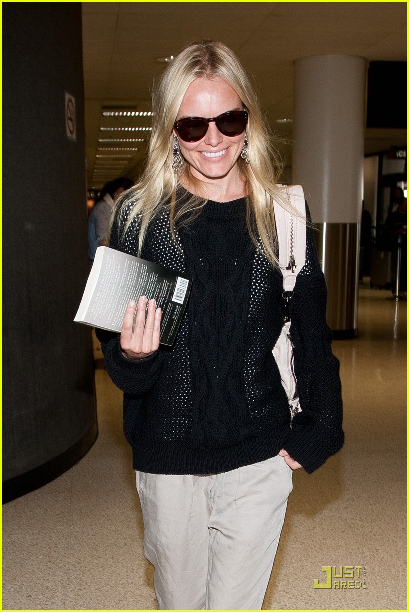 kate bosworth airport arrival 042544365