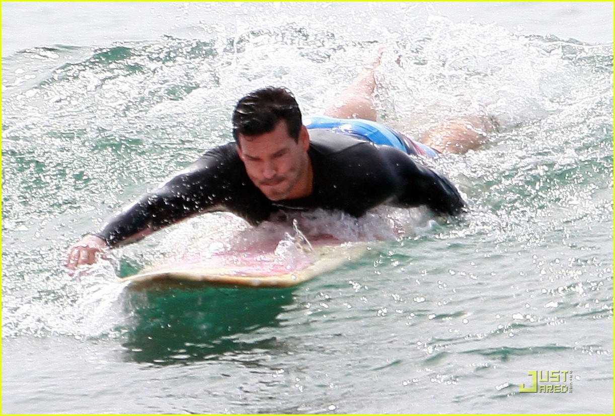 eddie cibrian surfing mexico 052547596