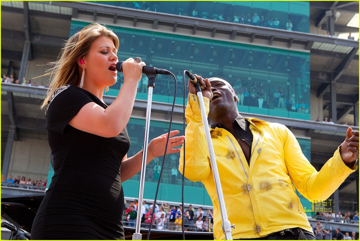 kelly clarkson seal national anthem indy 500 012548047