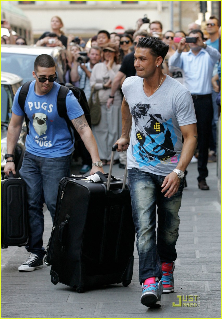 snooki the situation jersey shore cast arrives in italy 02
