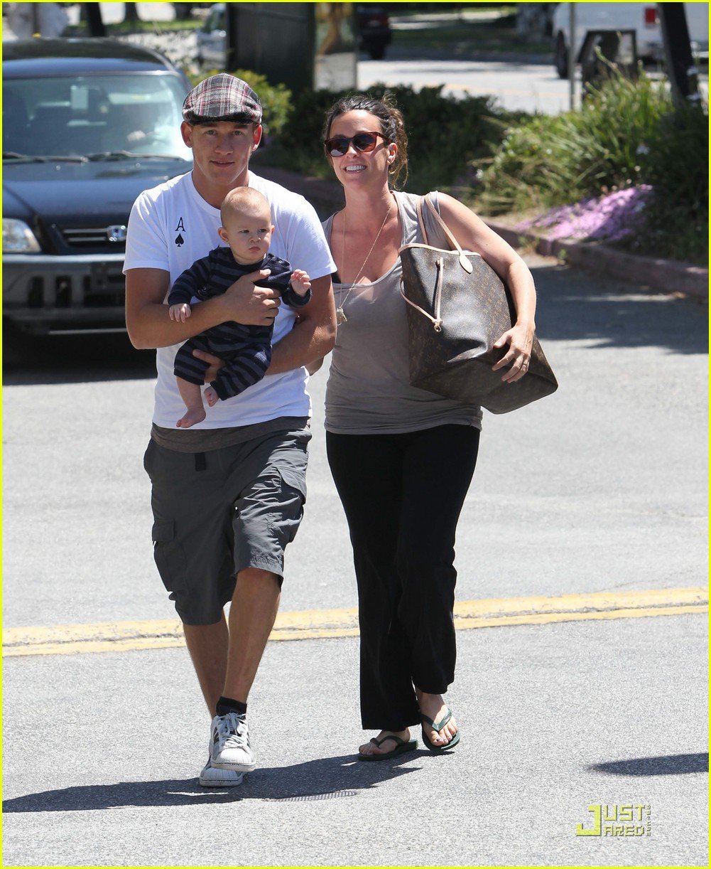 Alanis Morissette Errands with Ever! Photo 2543088 00 Photos Just