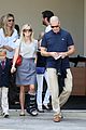 reese witherspoon wears cast on mothers day 06