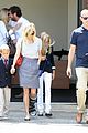reese witherspoon wears cast on mothers day 12