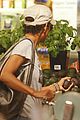 halle berry whole food shoppers 07