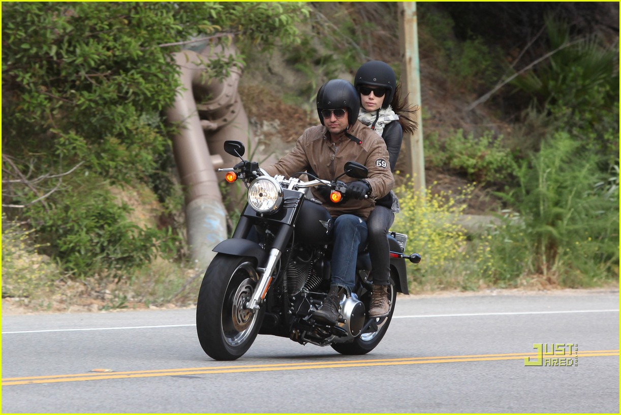 jessica biel gerard butler motorcycle ride 182550075