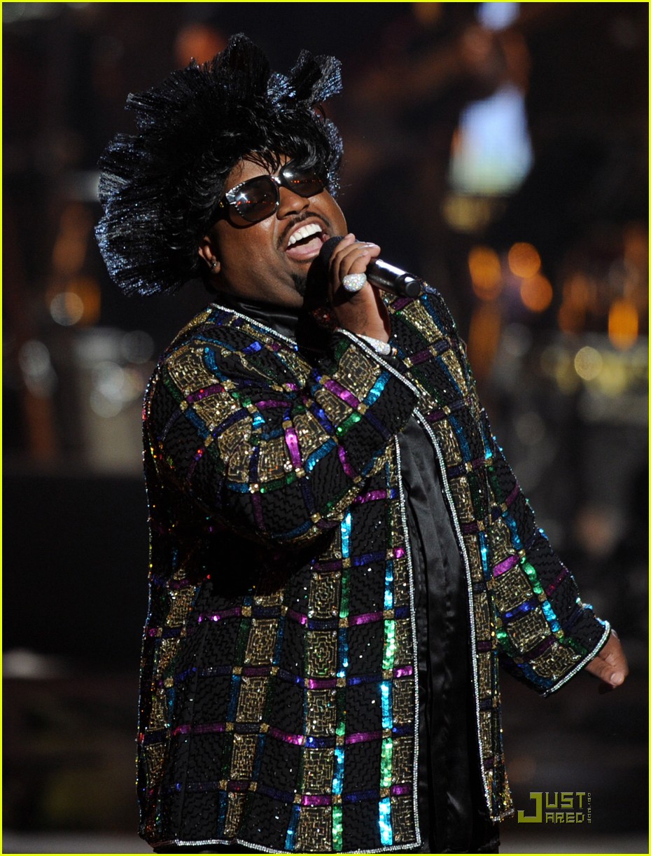 cee lo green drops out of rihanna tour 04