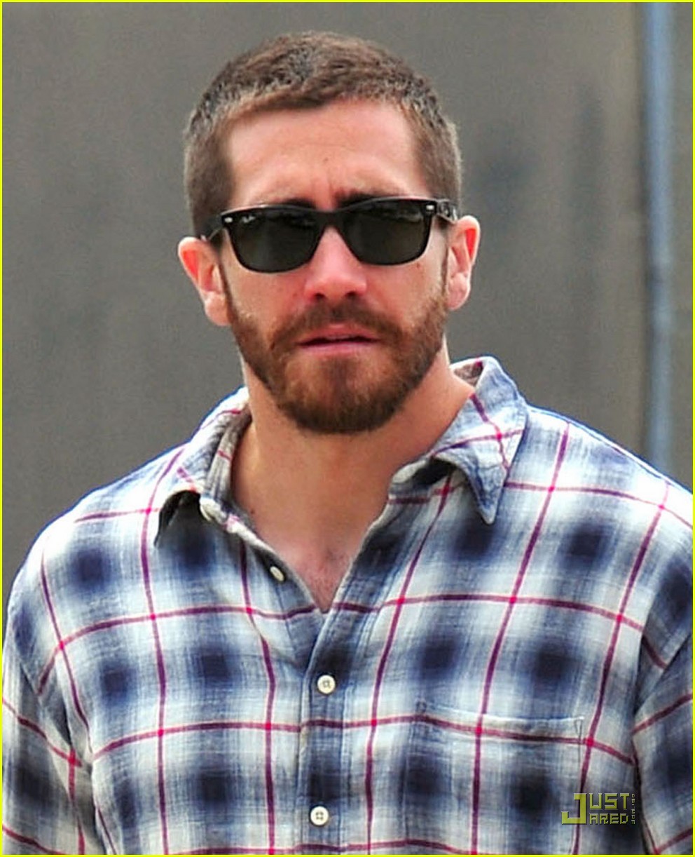 jake gyllenhaal lunches with peter sarsgaard 082551895