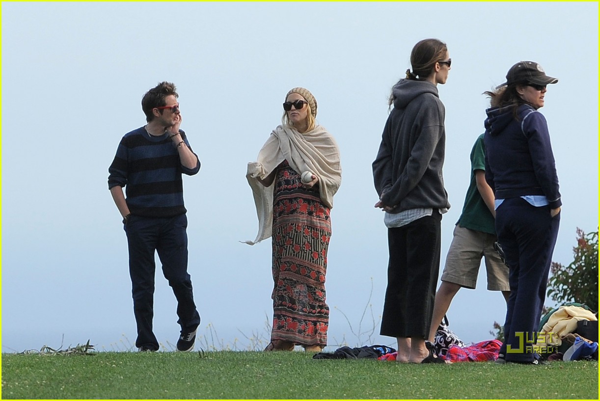 Kate Hudson Little League Game with Matt Bellamy! Photo 2548931