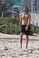 ashton kutcher beach volleyball 03
