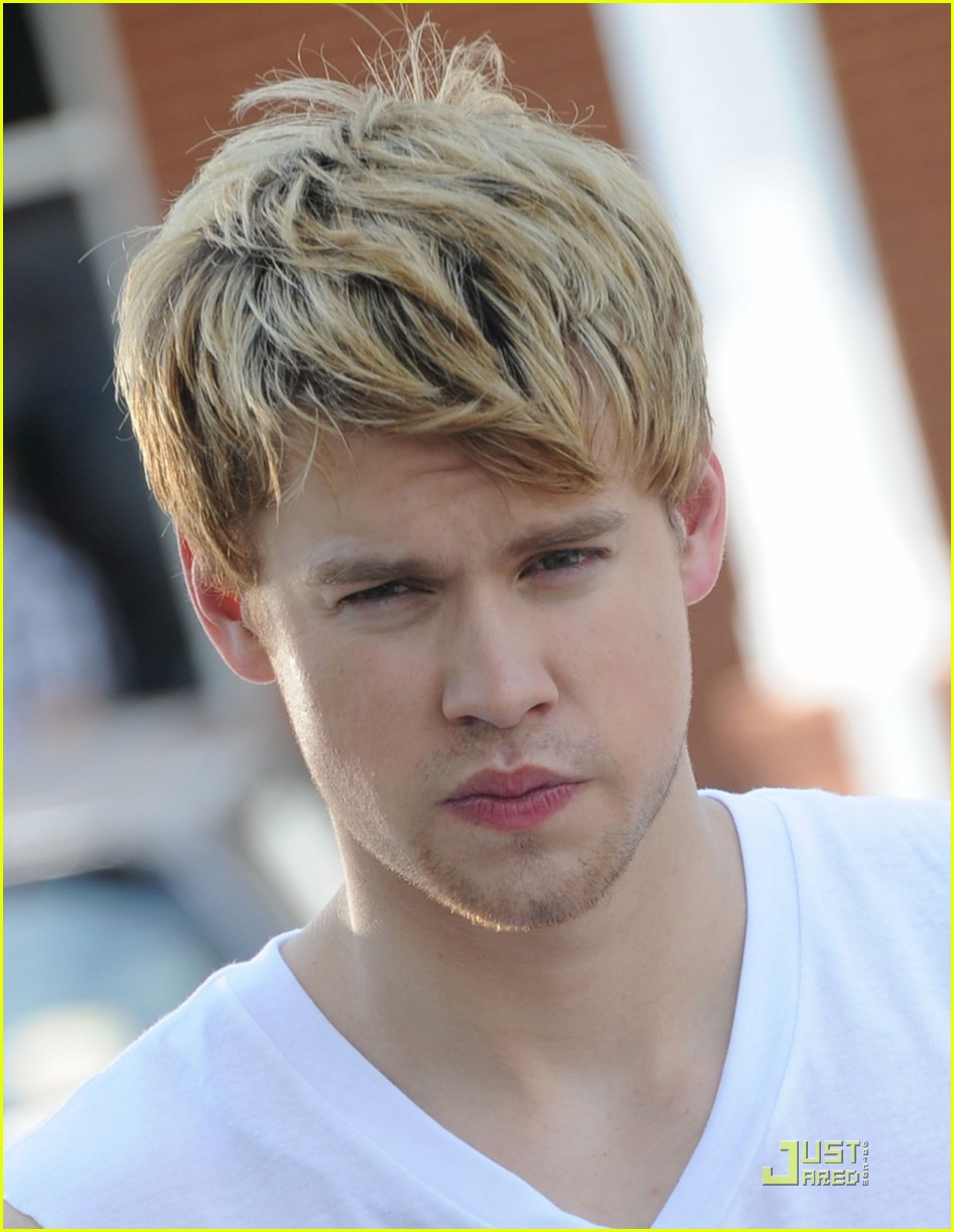 chord overstreet is brad pitt in thelma and louise spoof 092550754