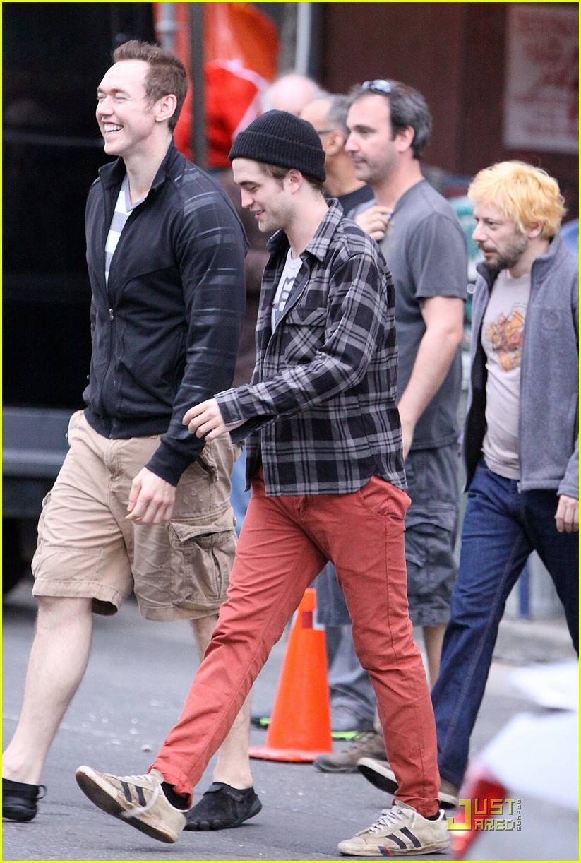 Robert Pattinson Pie Face For 'Cosmopolis'! Photo 2556252 Robert