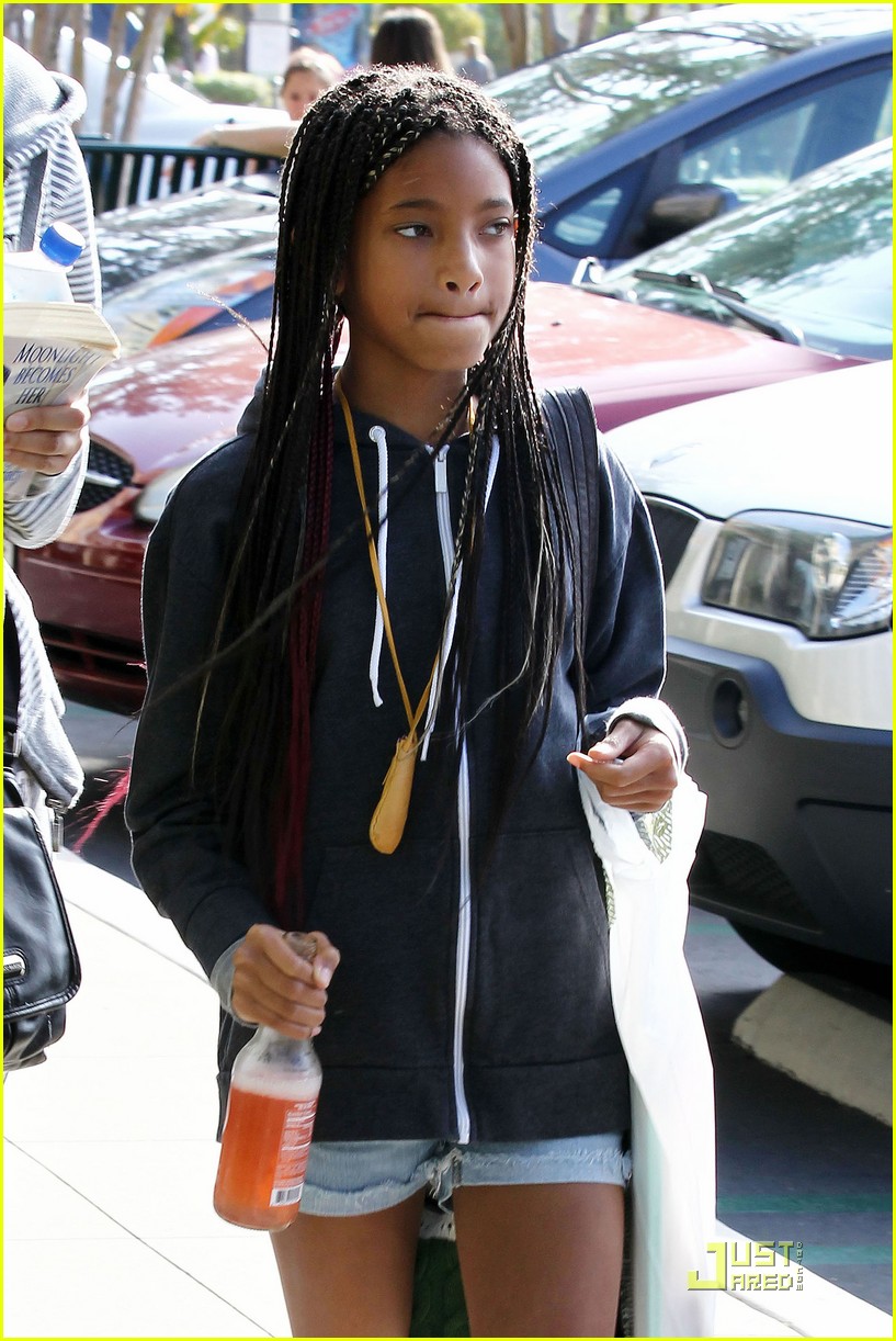 willow smith barnes and noble reader 04