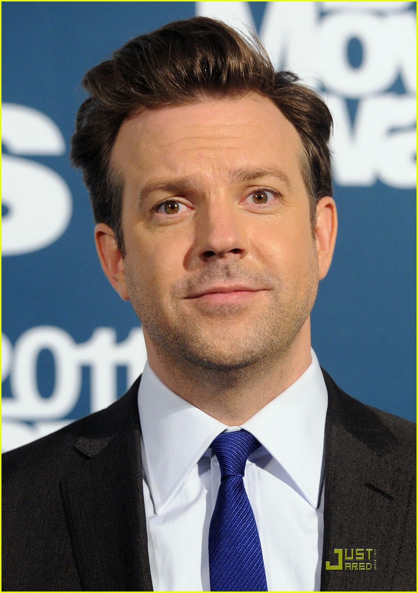jason sudeikis introduces an opening short film 07