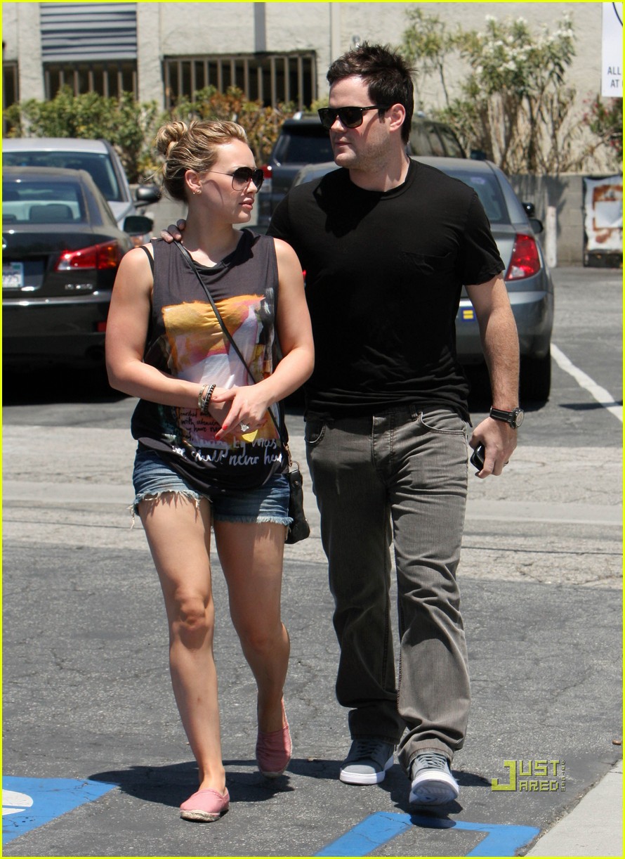 hilary duff mike comrie lunch date 052557469