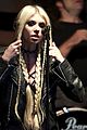 taylor momsen sala caracol with the pretty reckless 02