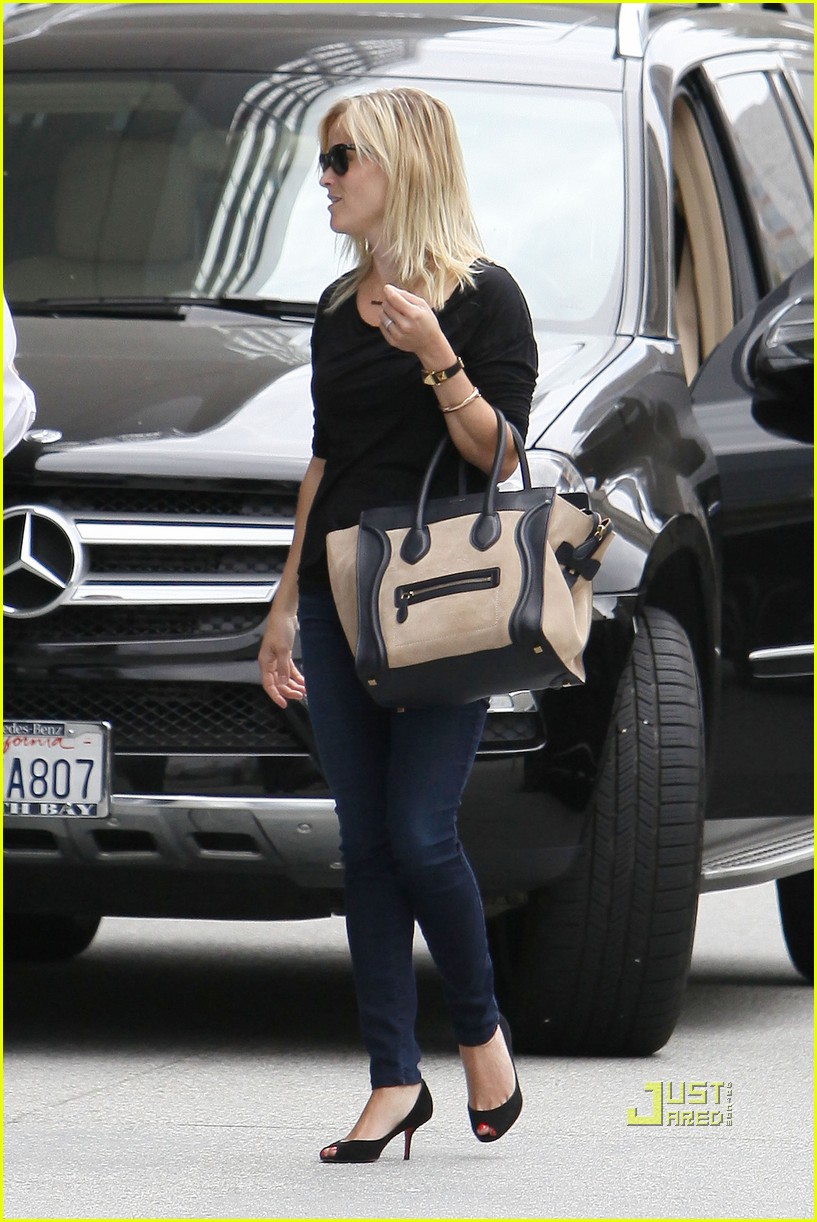 reese witherspoon jim toth visit 142560813