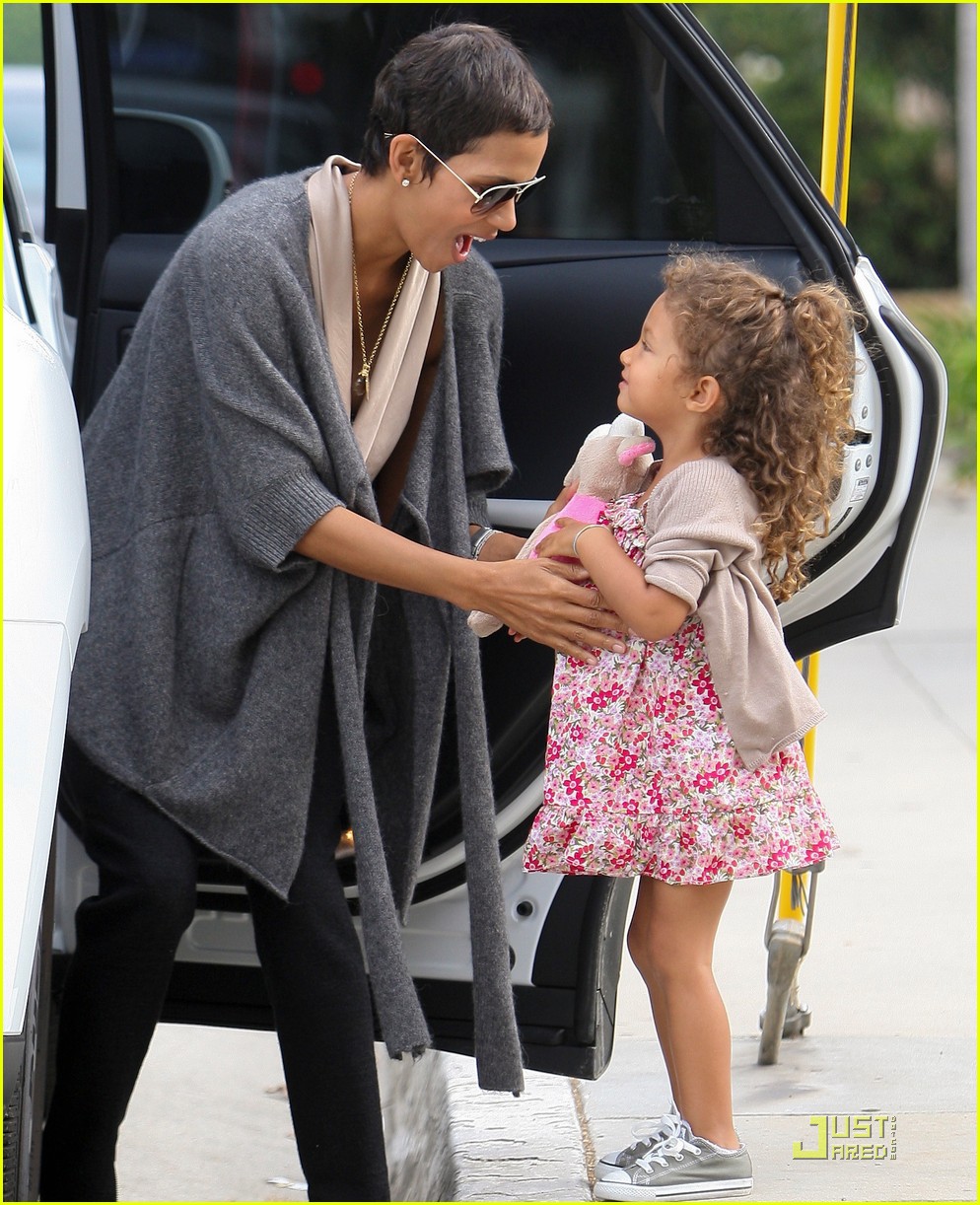 Halle Berry & Nahla Pretty in Pink Photo 2567141 Celebrity Babies