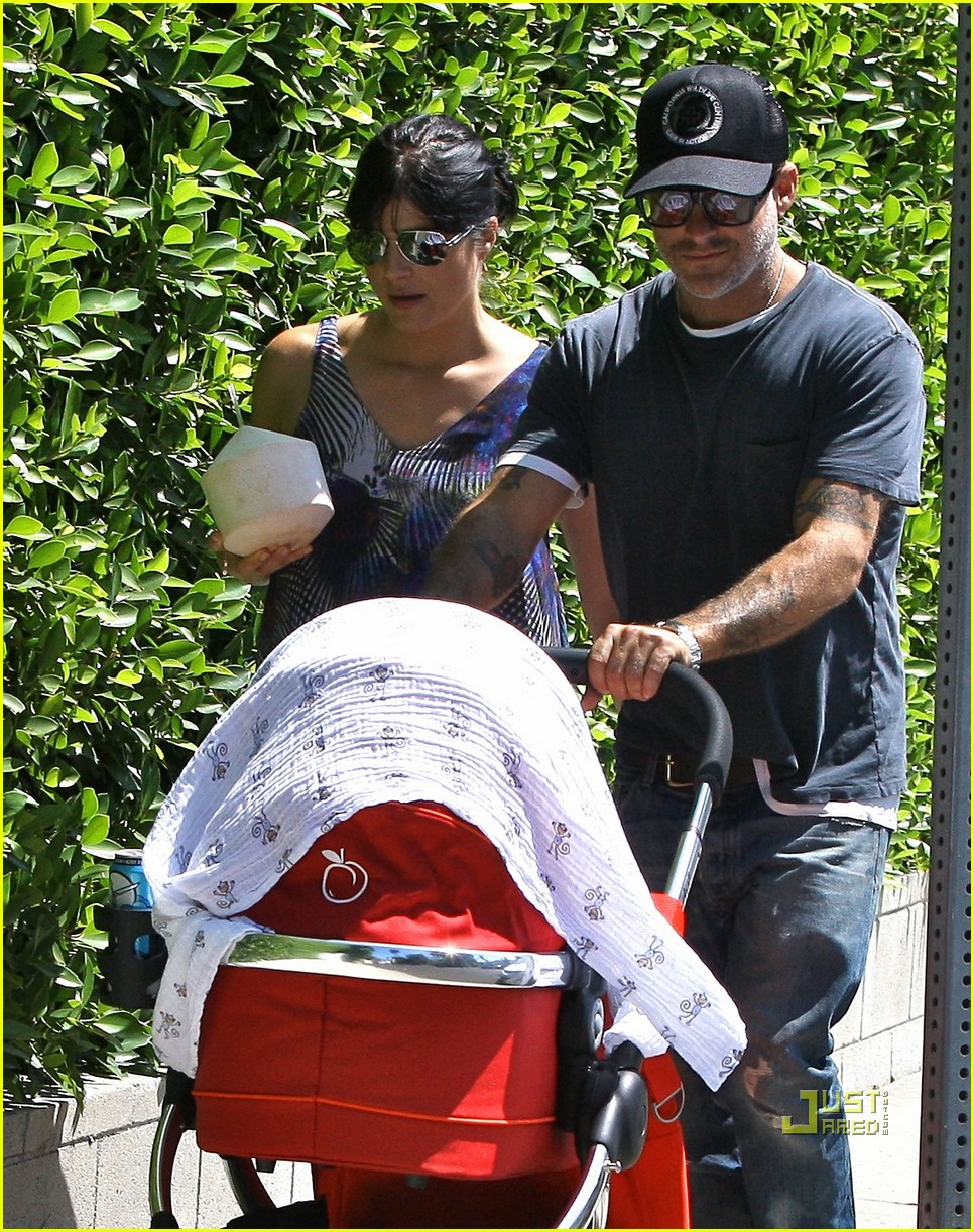 Selma Blair & Jason Bleick Stroll with Arthur Photo 2567807 Arthur