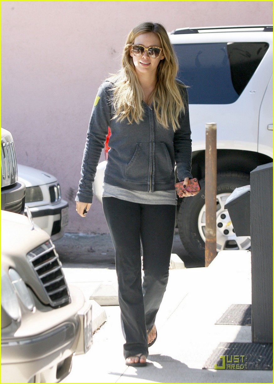 hilary duff work out 052575280