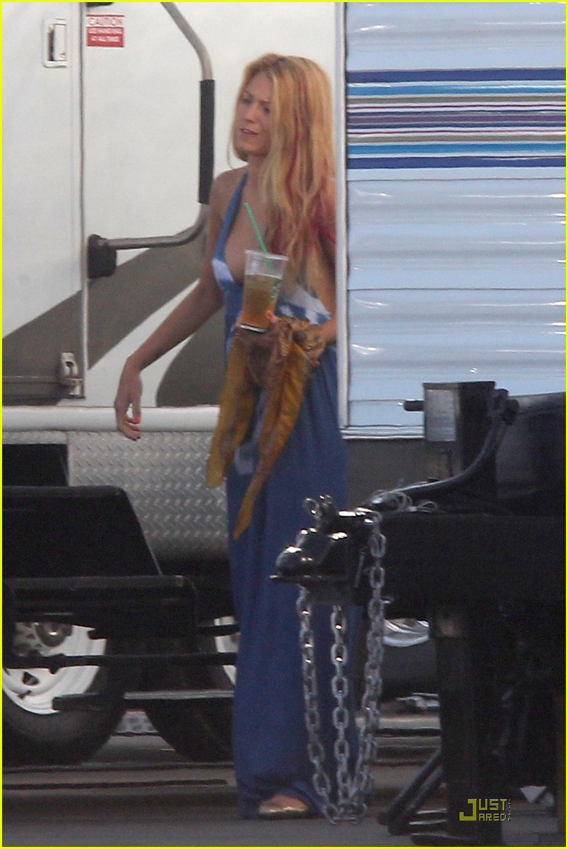 blake lively savages set with taylor kitsch 132571729