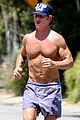 sean penn shirtless jogging with shannon costello 02