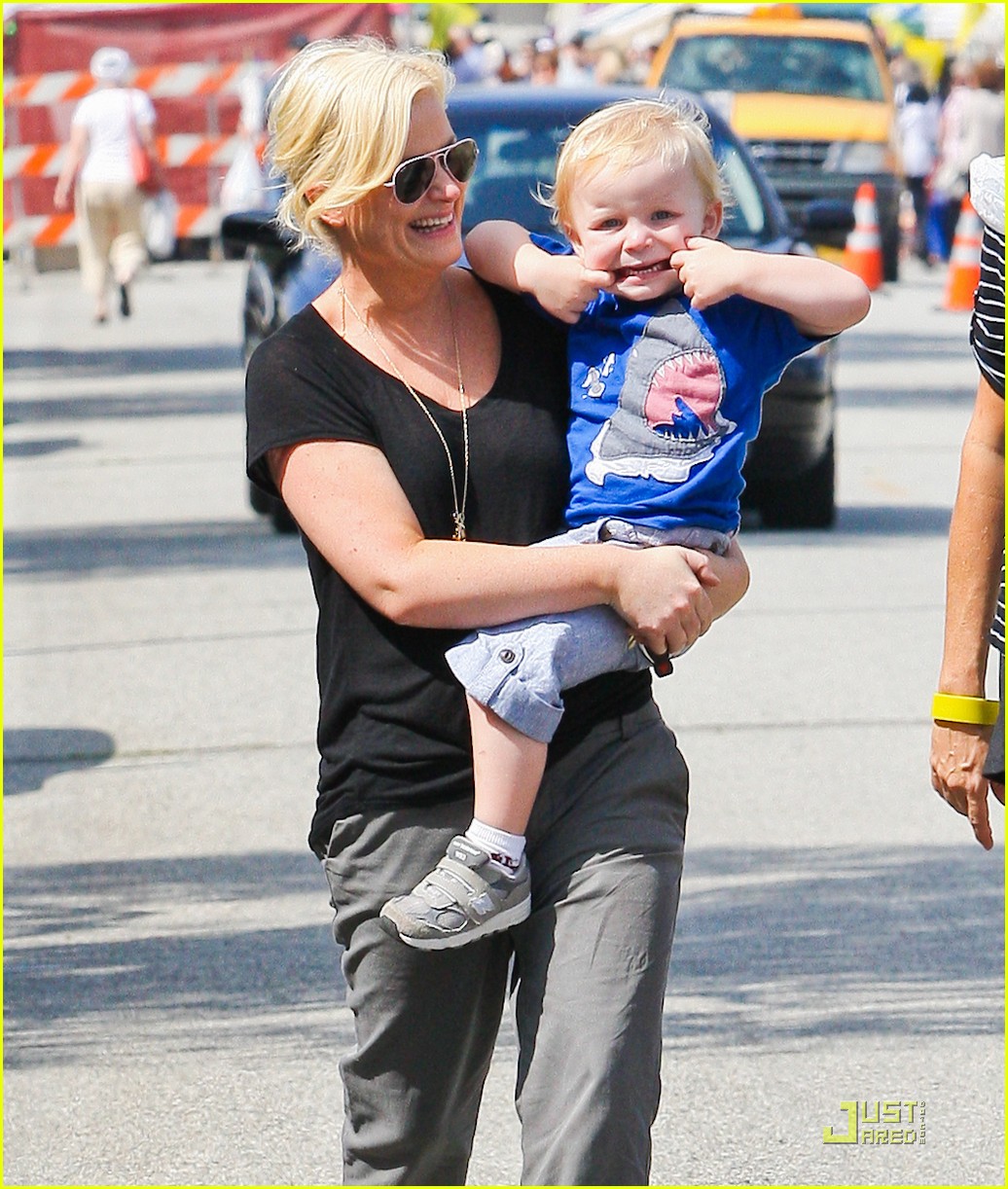 amy poehler funny faces son 03
