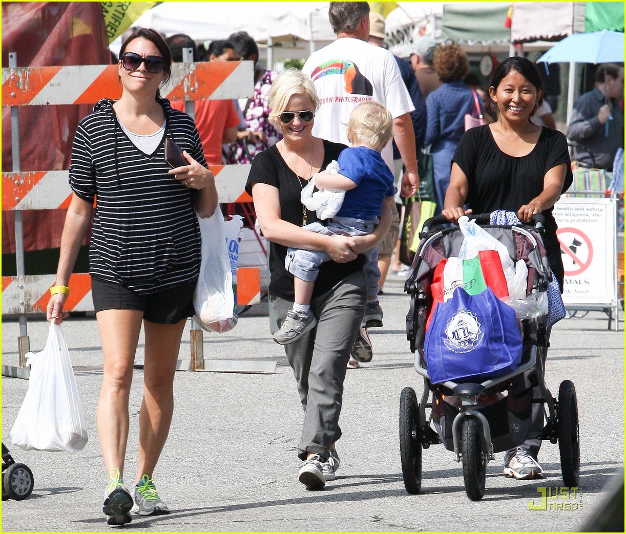 Amy Poehler Funny Faces with Archie! Photo 2572308 Abel Amy