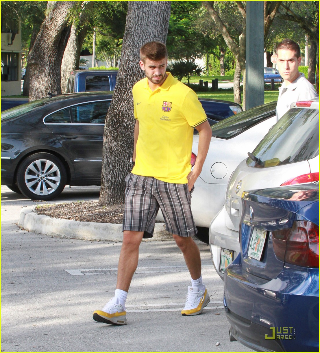 shakira barefoot foundation event with gerard pique 102566455