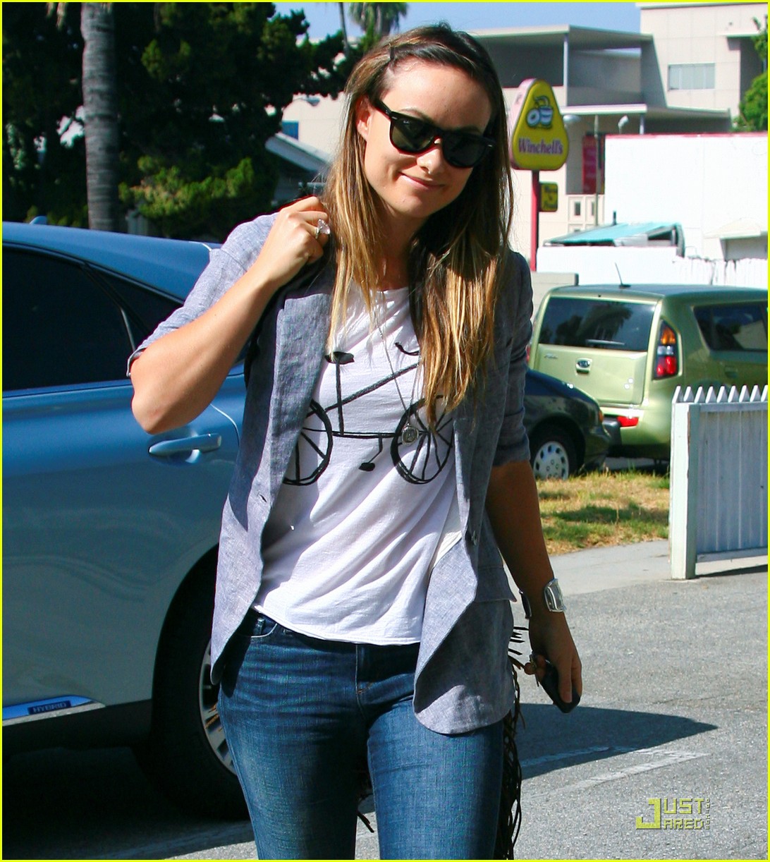 olivia wilde is an artist for peace and justice 032571417