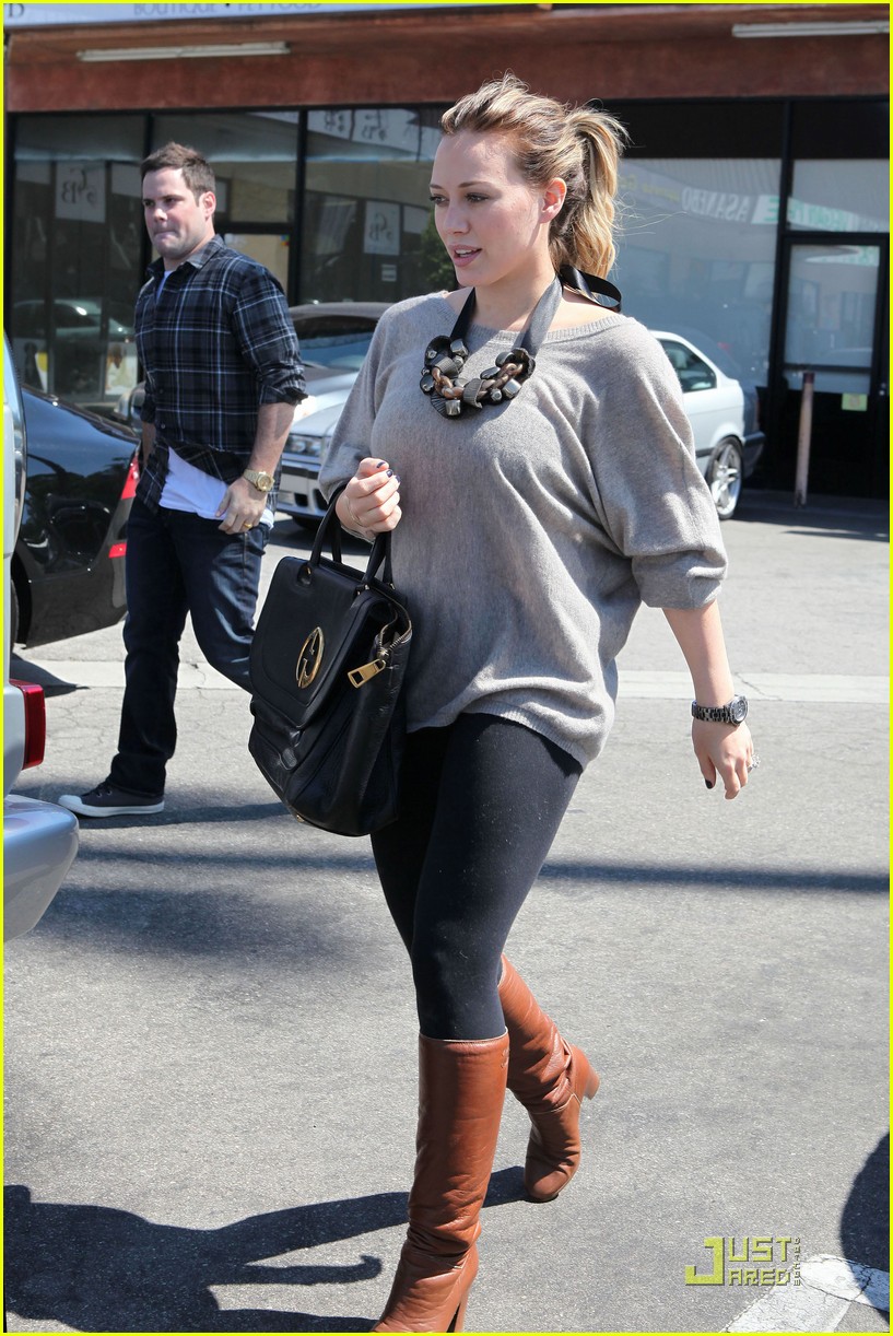 hilary duff pregnant workout routine revealed 032582051