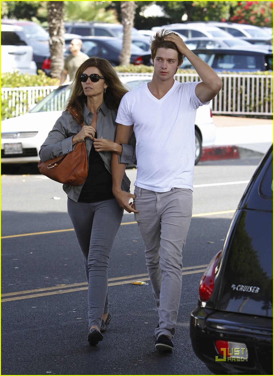 Photo: patrick schwarzenegger date 09 | Photo 2584381 | Just Jared