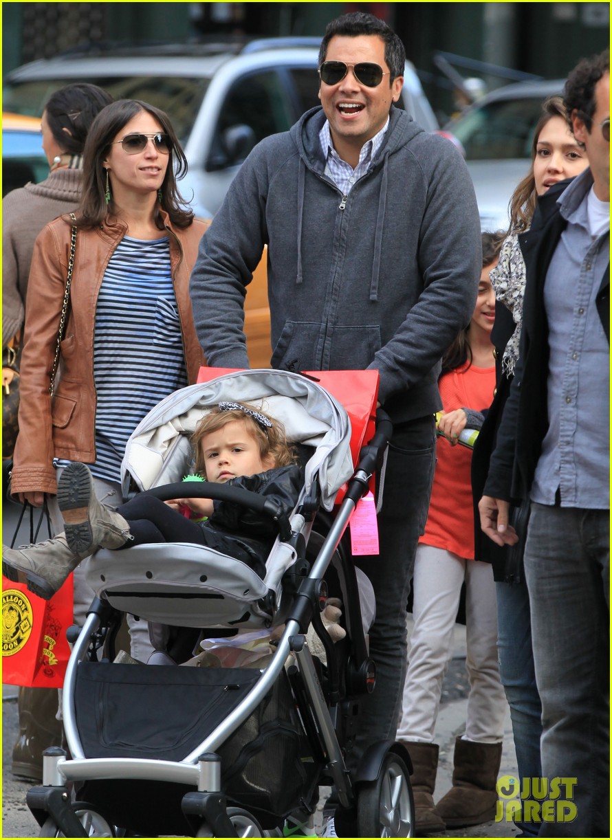 jessica alba out nyc family 082593003