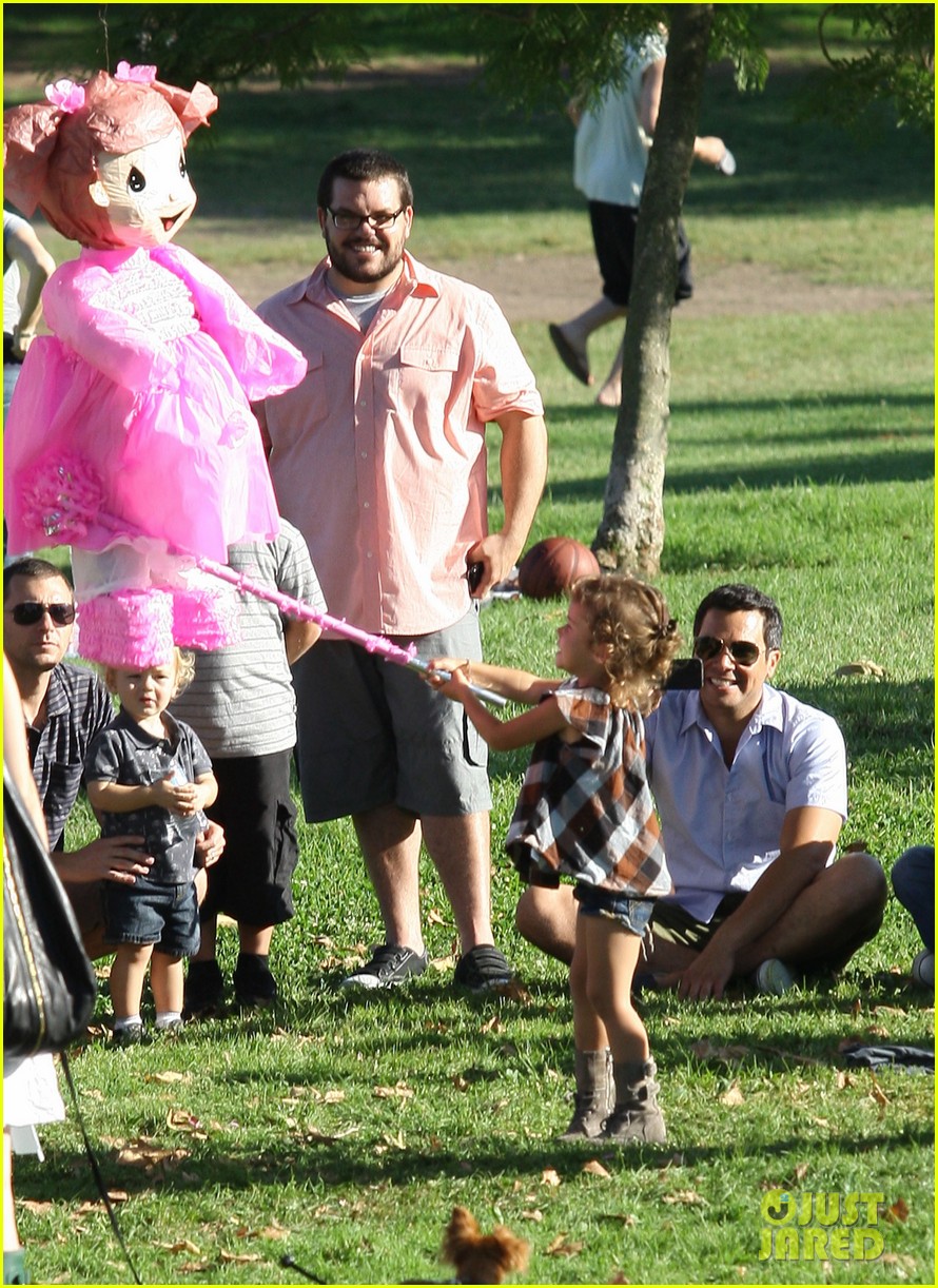 Jessica Alba & Cash Warren Birthday Bash with the Girls! Photo