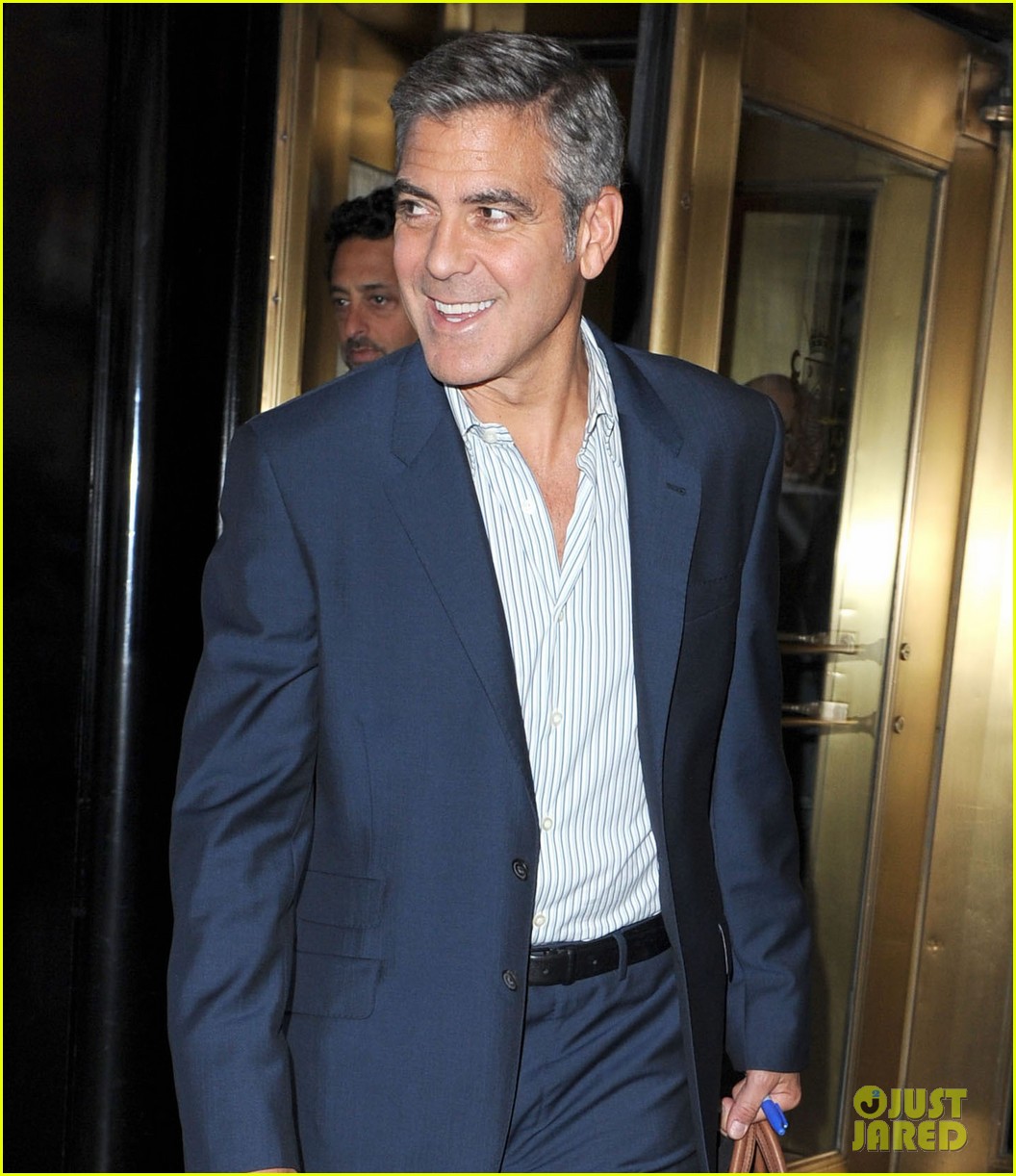george clooney hotel check out 022587510