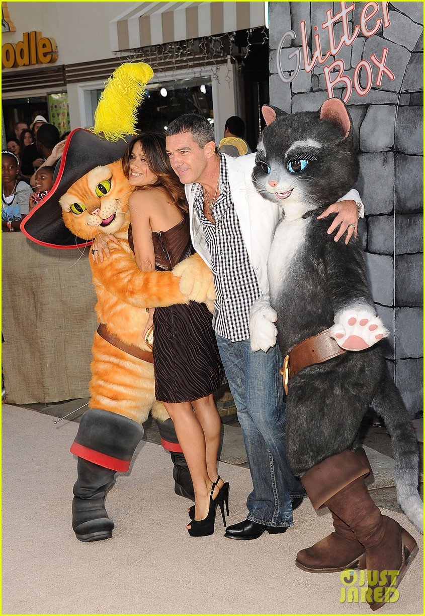 Salma Hayek 'Puss in Boots' L.A. Premiere! Photo 2592833 Celebrity