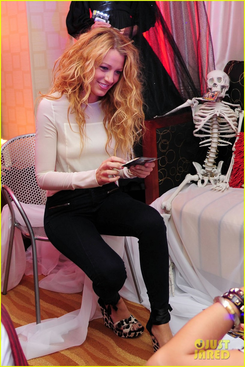 blake lively halloween suite 042587322