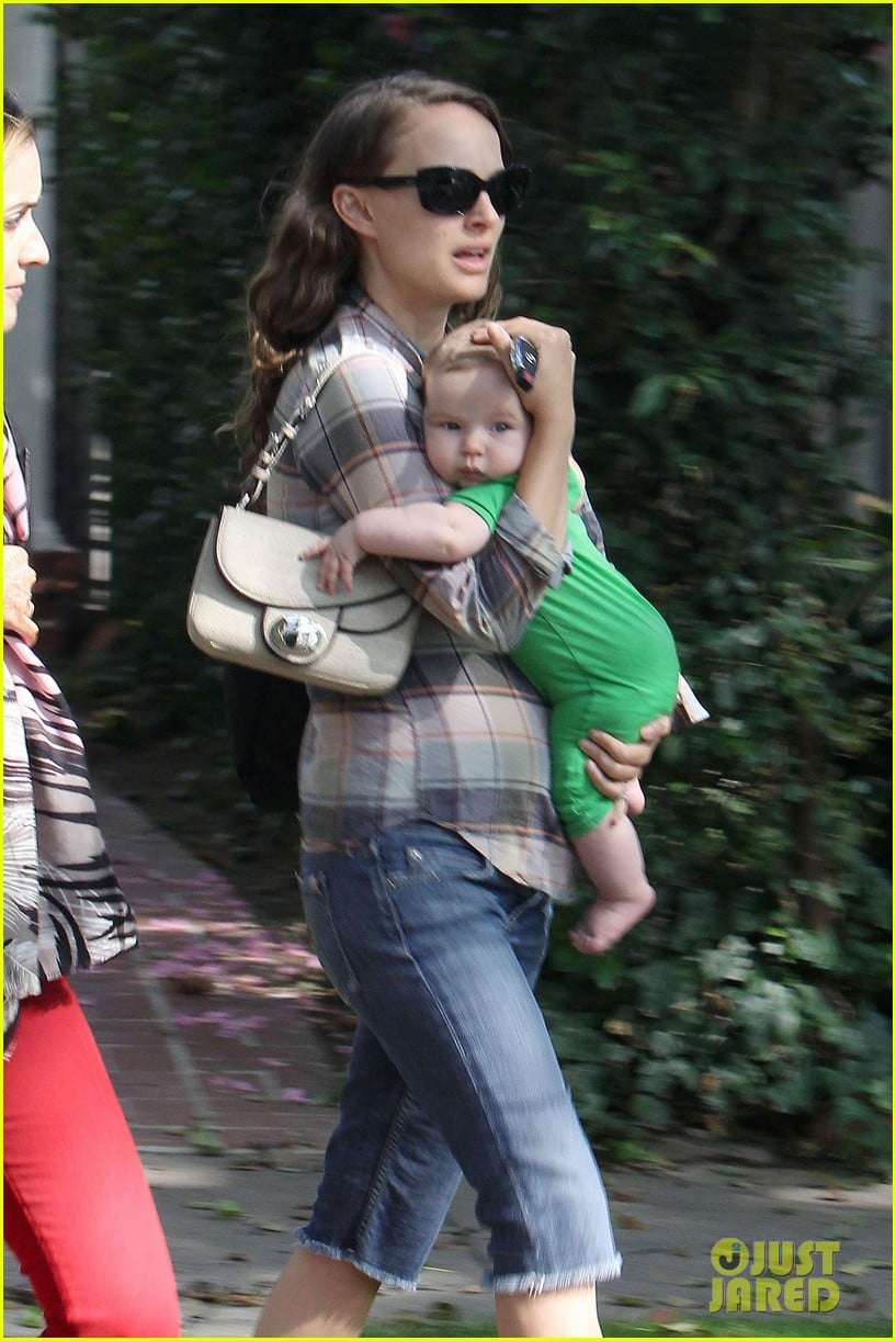 Natalie Portman & Baby Aleph Visit A Friend Photo 2591815 Aleph(01)
