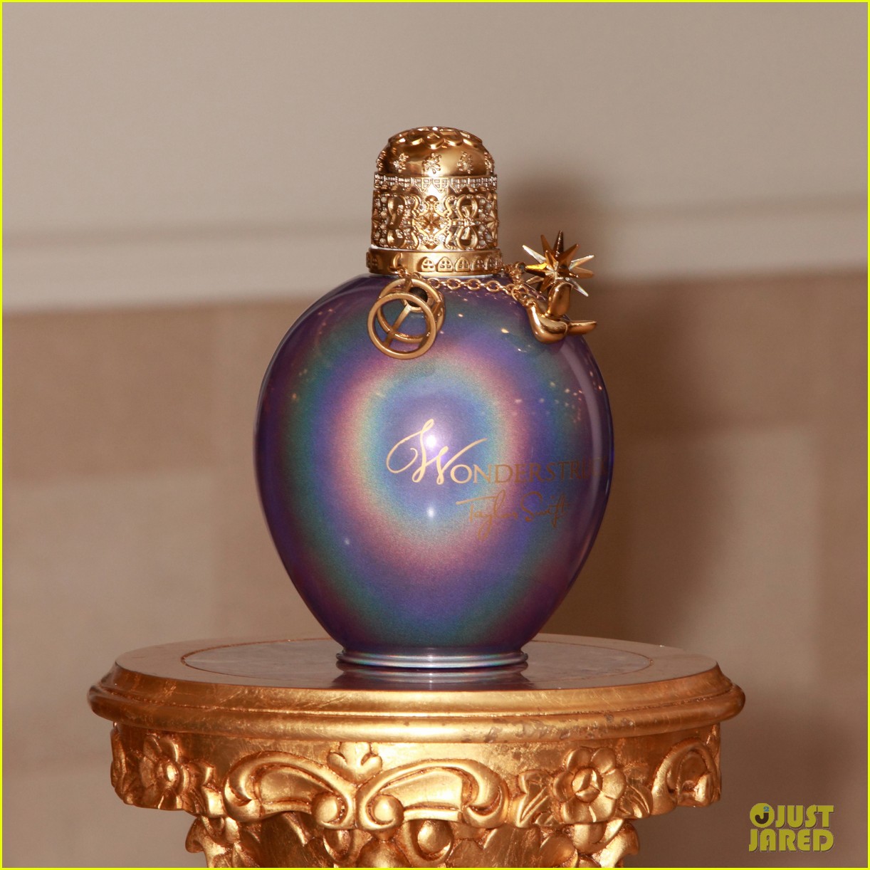 Taylor Swift: 'Wonderstruck' Launch in Franklin!: Photo 2594957