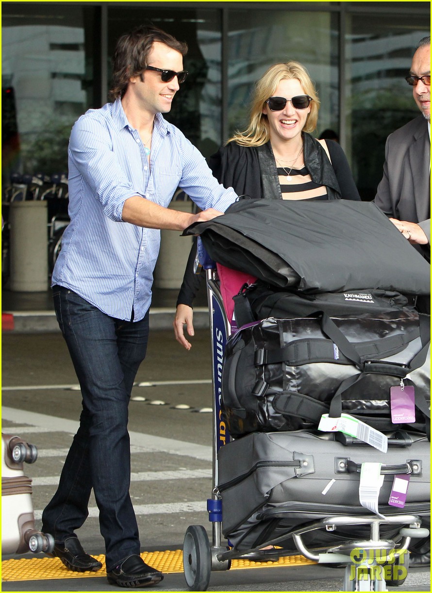 Kate Winslet: Airport Arrival with Ned Rocknroll!: Photo 2590021 | Kate