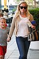reese witherspoon runs errands with deacon 02